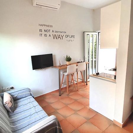 Cozy Seaside Studio In Lemos Vouliagmenis Athens Luaran gambar