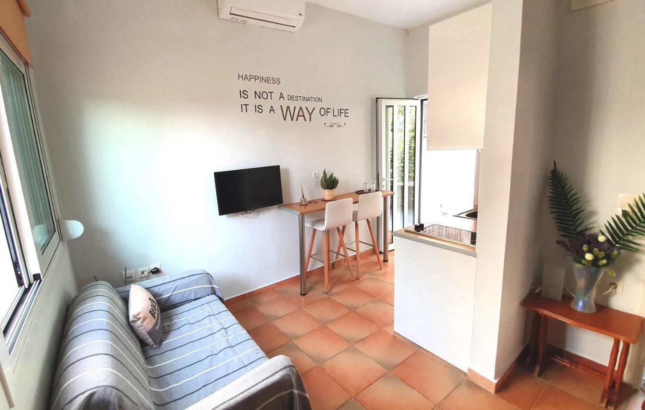 Cozy Seaside Studio In Lemos Vouliagmenis Athens Luaran gambar