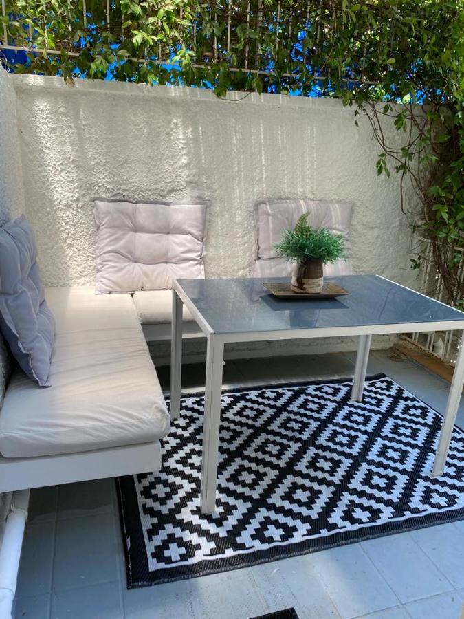 Cozy Seaside Studio In Lemos Vouliagmenis Athens Luaran gambar
