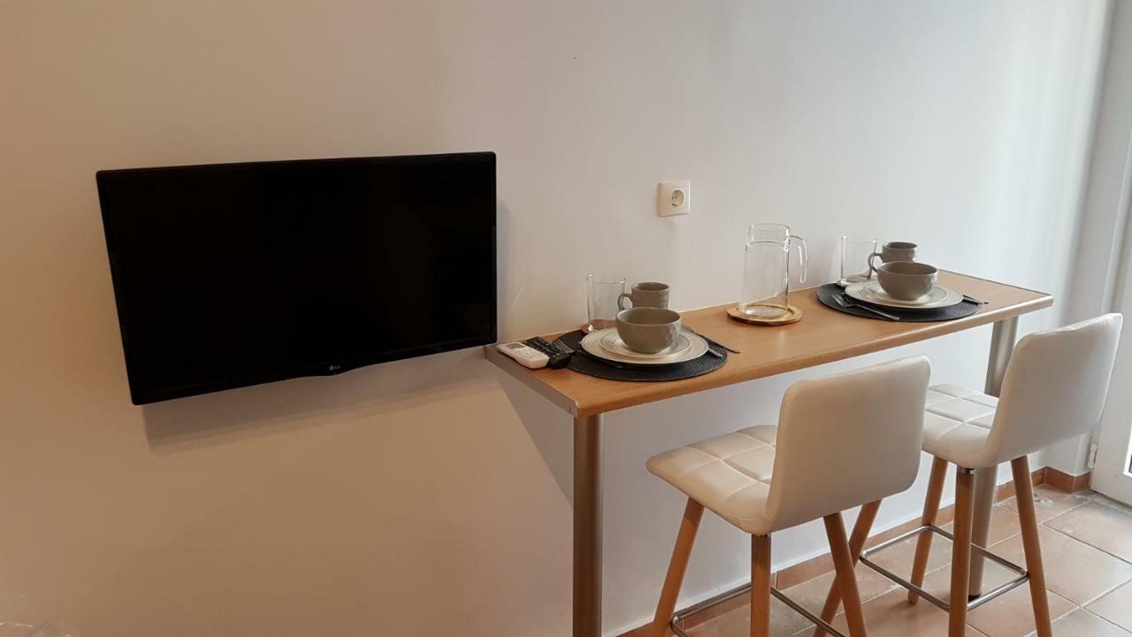 Cozy Seaside Studio In Lemos Vouliagmenis Athens Luaran gambar